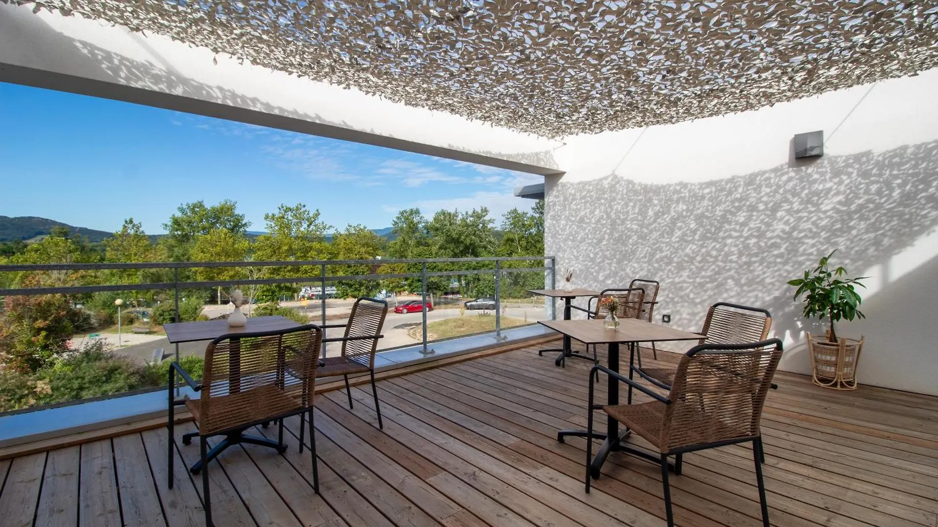Shana Hotel & Residence Chanaz