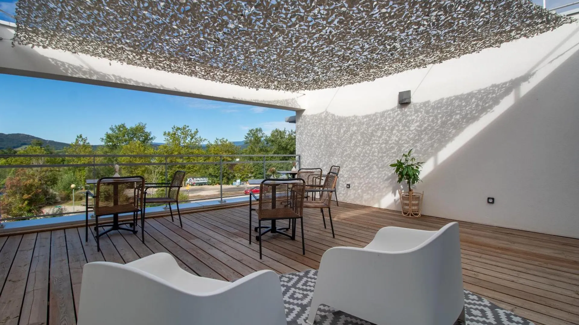 Shana Hotel & Residence Chanaz