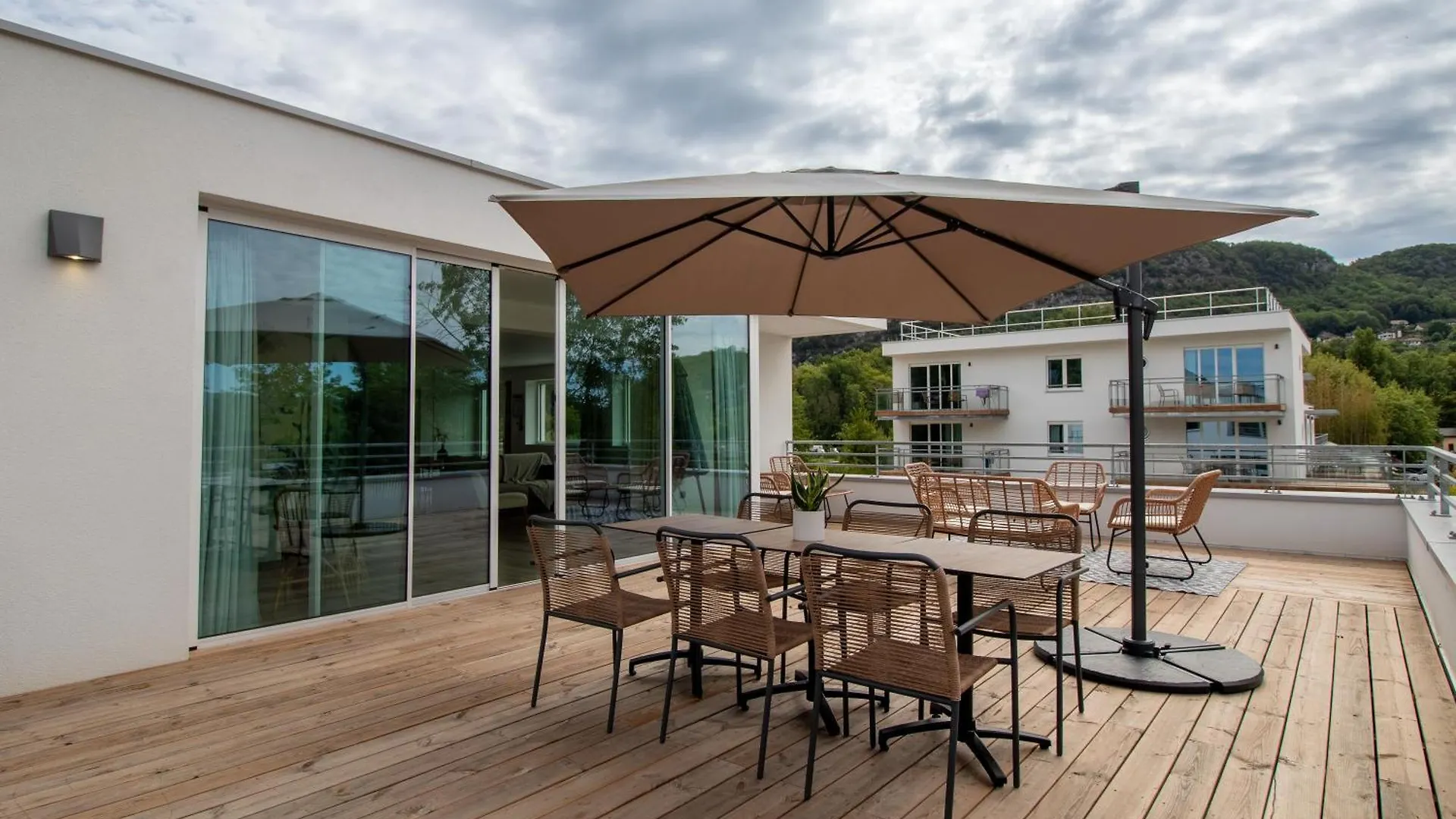 Shana Hotel & Residence Chanaz Francja